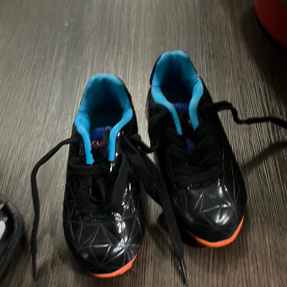 Cleats kids size 7